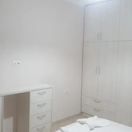 Apartment B & D